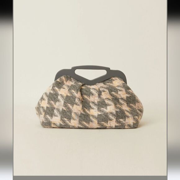 BTB Colette Clutch NWT - Picture 1 of 2